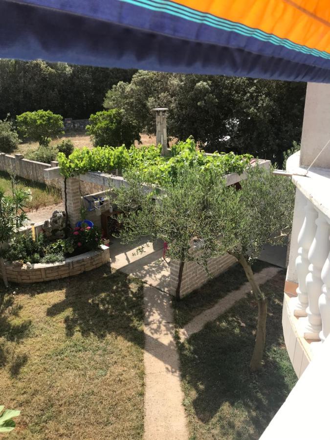 Ferienwohnung Bava Ugljan Exterior foto