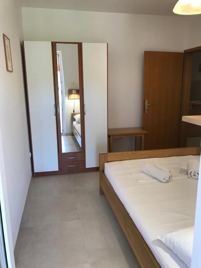 Ferienwohnung Bava Ugljan Exterior foto