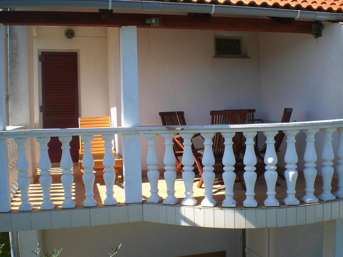 Ferienwohnung Bava Ugljan Exterior foto