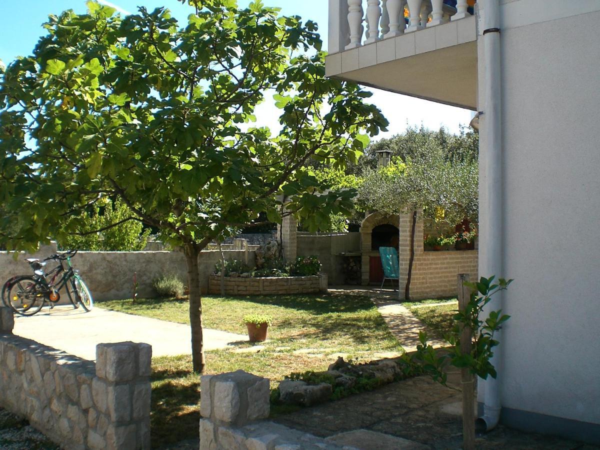 Ferienwohnung Bava Ugljan Exterior foto