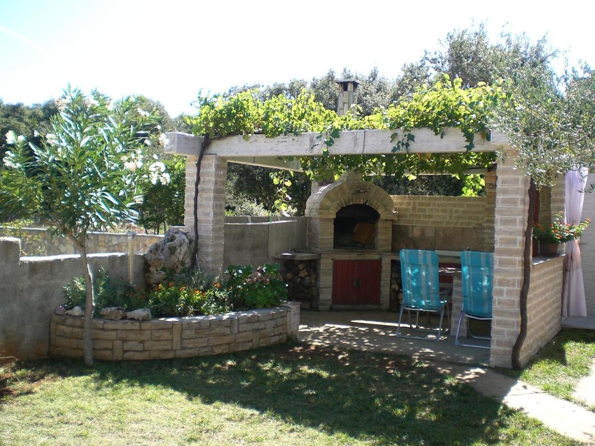 Ferienwohnung Bava Ugljan Exterior foto