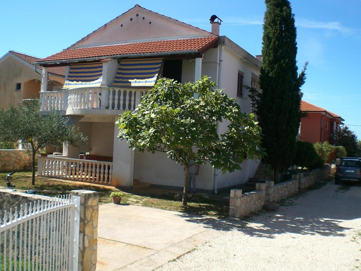 Ferienwohnung Bava Ugljan Exterior foto